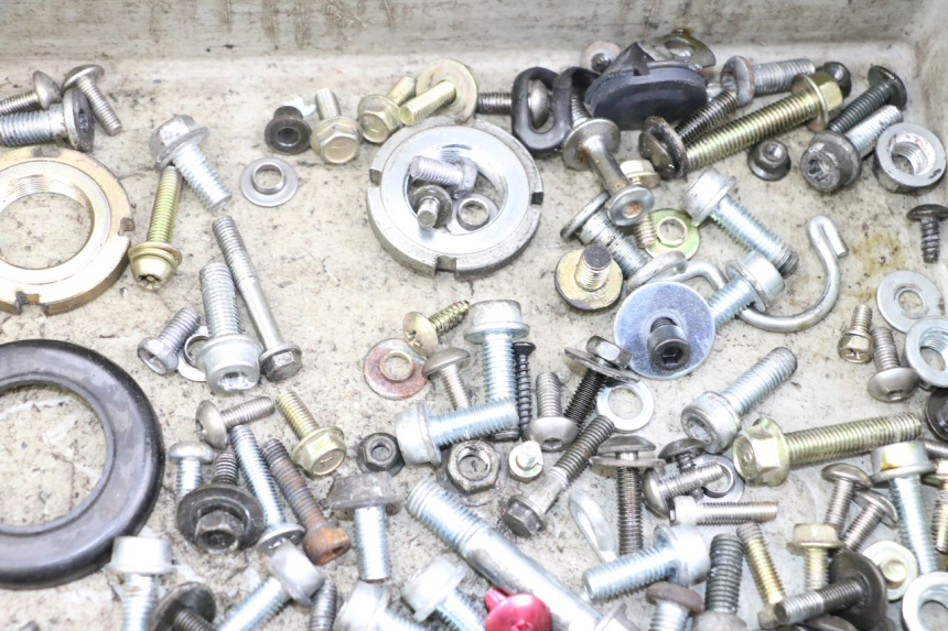 photo de SCREWS BAG HYOSUNG GTR 125 (2006 - 2008)
