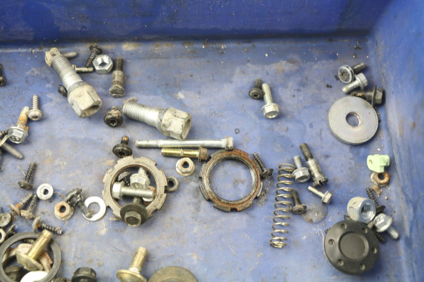 photo de SCREWS BAG PEUGEOT JET FORCE CARBU 50 (2003 - 2016)