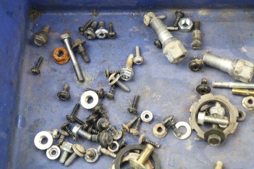 photo de SCREWS BAG PEUGEOT JET FORCE CARBU 50 (2003 - 2016)