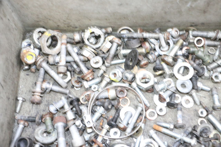 photo de SCREW FASTENER BAG PIAGGIO MP3 RL 250 (2007 - 2010) - Zoom on usage condition