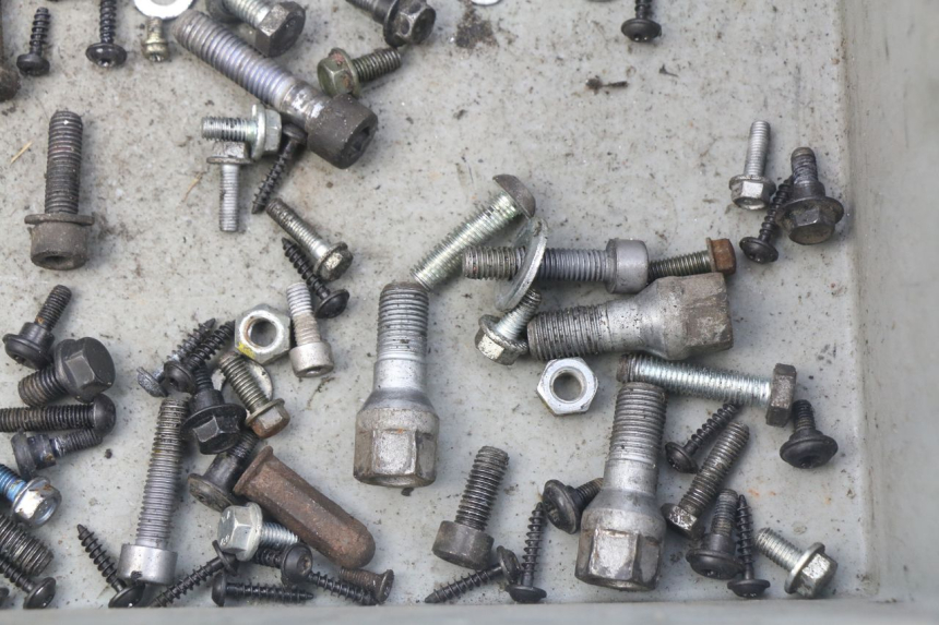 photo de SCREW FASTENER BAG PEUGEOT CITYSTAR 50 (2013 - 2017)