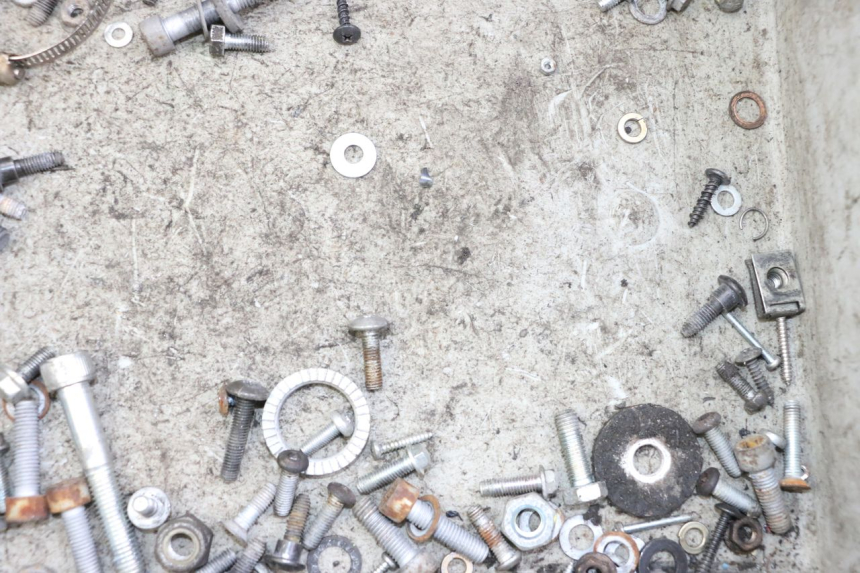 photo de SCREWS BAG PIAGGIO VESPA LX IE 125 (2010 - 2012)