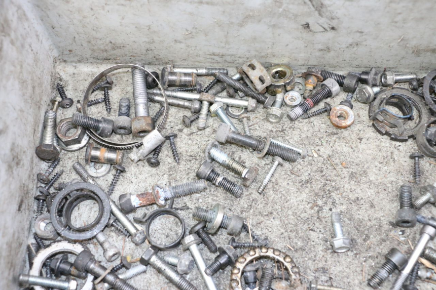 photo de SCREWS BAG PEUGEOT SATELIS 125 (2013 - 2018)