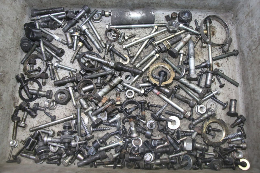 photo de SCREWS BAG PEUGEOT SATELIS 125 (2013 - 2018)