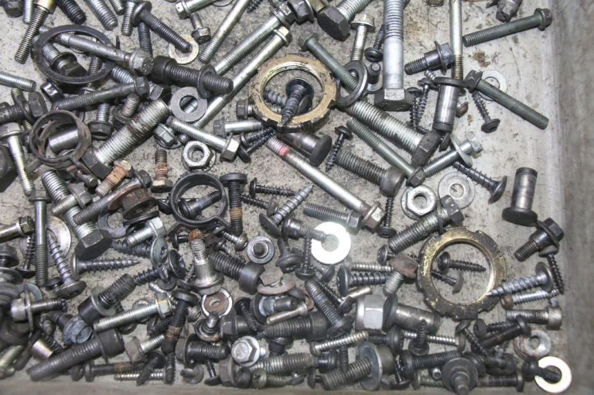 photo de SCREWS BAG PEUGEOT SATELIS 125 (2013 - 2018)