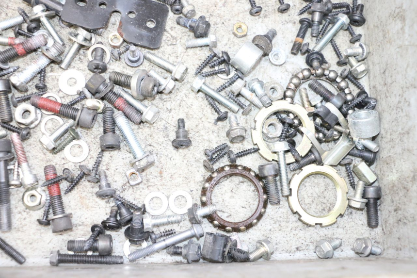 photo de SCREWS BAG PEUGEOT SATELIS 125 (2013 - 2018) - Technical close-up