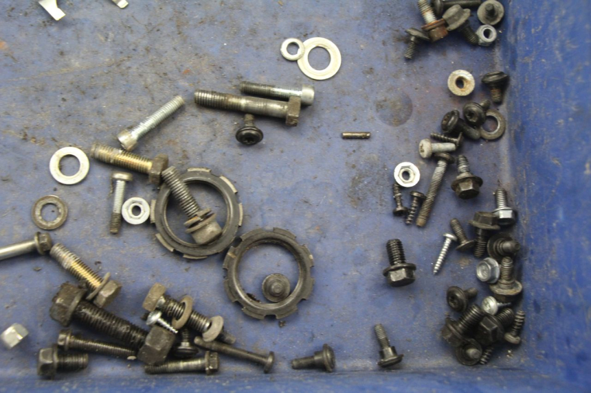 photo de SCREWS BAG PEUGEOT TREKKER TKR 50 (2005 - 2014)