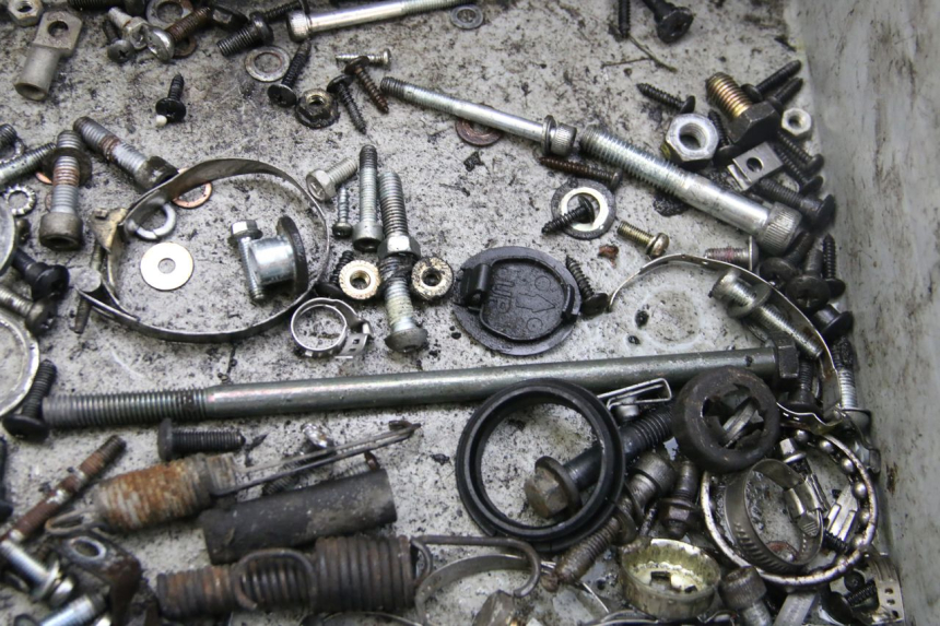 photo de SCREWS BAG PIAGGIO VESPA GRANTURISMO 125 (2003 - 2007)