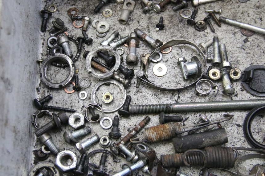 photo de SCREWS BAG PIAGGIO VESPA GRANTURISMO 125 (2003 - 2007)