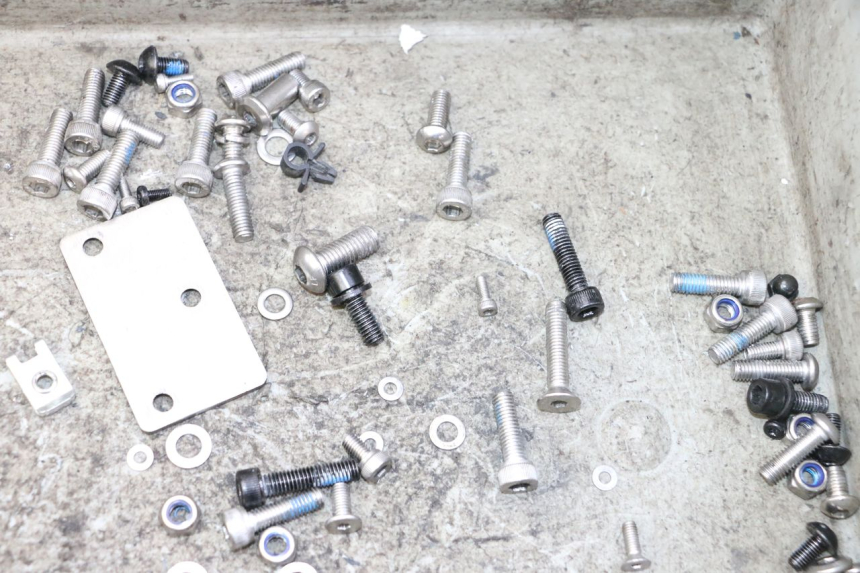 photo de SCREWS BAG DUALTRON VICTOR LIMITED 1