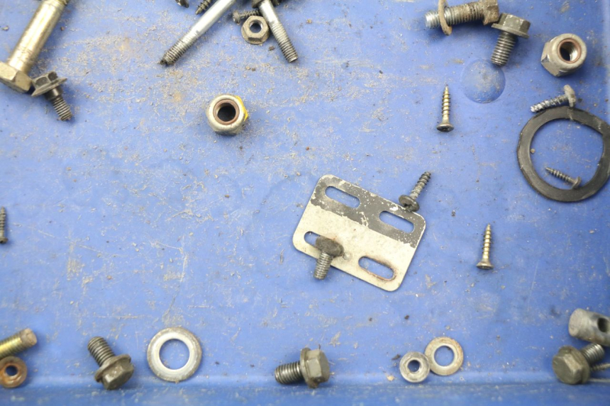 photo de SCREW FASTENER BAG PEUGEOT VIVACITY 50 (1998 - 2003)