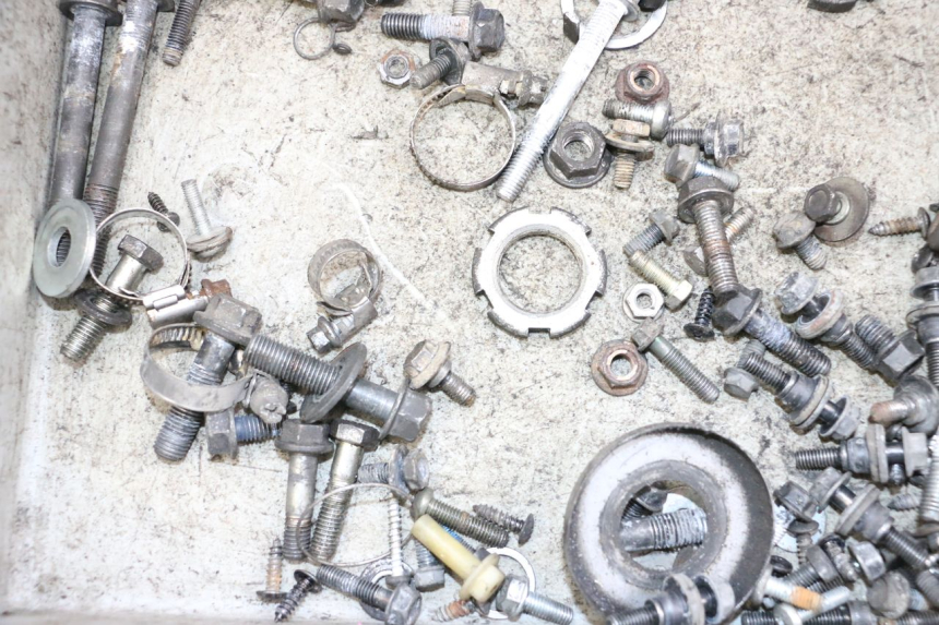 photo de SCREW FASTENER BAG YAMAHA XMAX X-MAX 125 (2006 - 2009) - Technical close-up