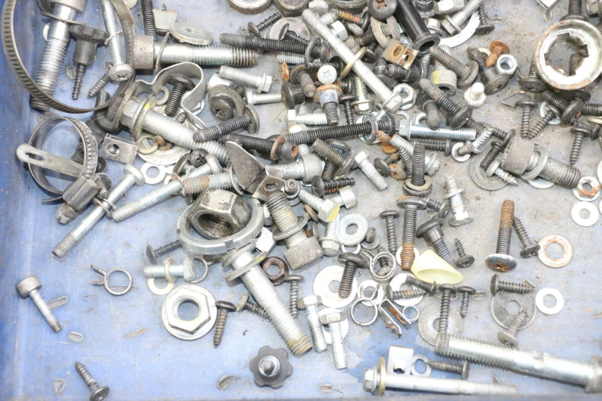 photo de SCREW FASTENER BAG PIAGGIO XEVO - X EVO 125 (2007 - 2016) - Zoom on usage condition