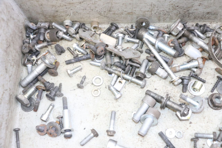 photo de SCREW FASTENER BAG PIAGGIO XEVO - X EVO 125 (2007 - 2016) - Zoom on usage condition