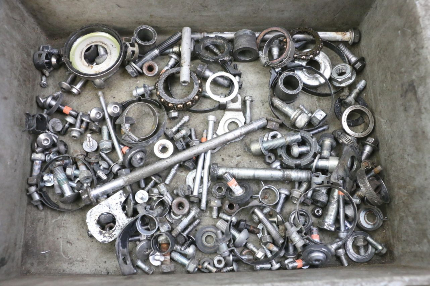photo de SCREWS BAG YAMAHA XJ6 ABS 600 (2008 - 2016)