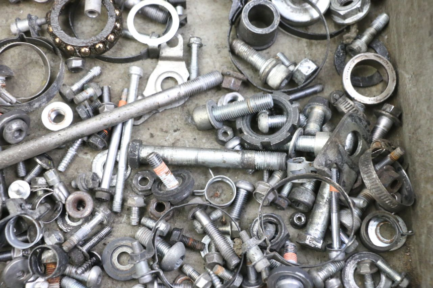 photo de SCREWS BAG YAMAHA XJ6 ABS 600 (2008 - 2016)