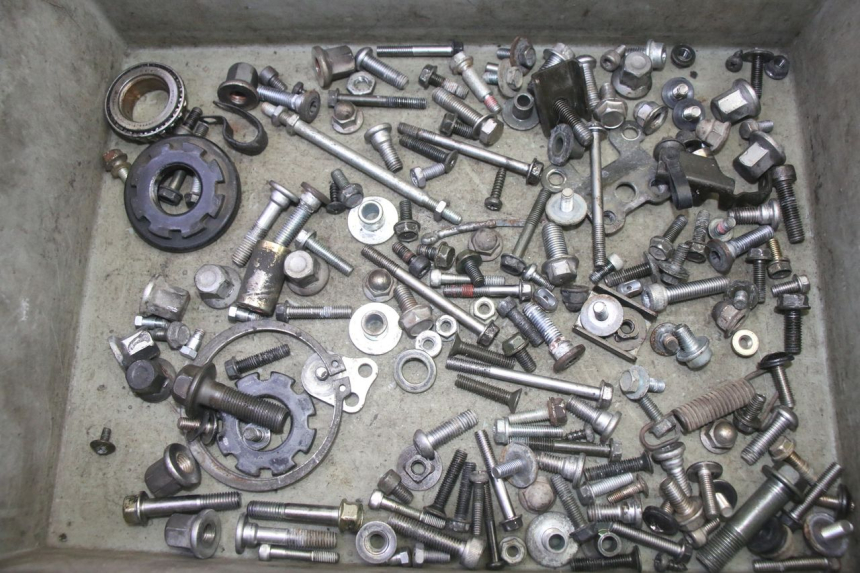 photo de SCREW HARDWARE BAG KAWASAKI ZR 7 750 (1999 - 2001) - Main view