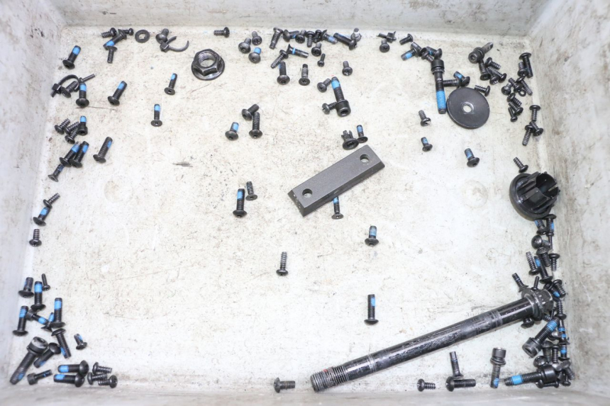 photo de SCREWS BAG SEGWAY NINEBOT ZT3 PRO 1