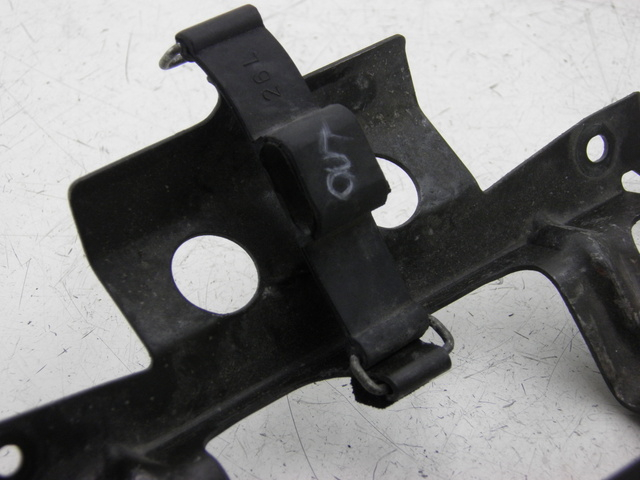 photo de TOOL KIT STRAP YAMAHA FZS FAZER 600 (1998 - 2001)