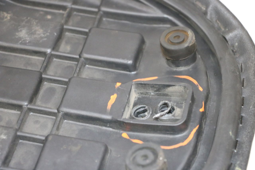 photo de SEAT KYMCO AGILITY 16+ 4T 50 (2018 - 2023) - Technical close-up