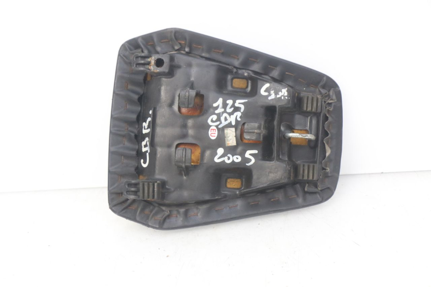 photo de REAR SEAT HONDA CBR R 125 (2003 - 2006)