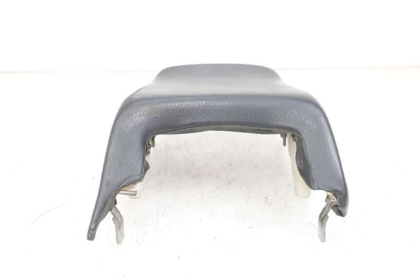 photo de REAR SEAT KAWASAKI GPX R WARBIRD 600 (1988 - 1993) - Fixing points details