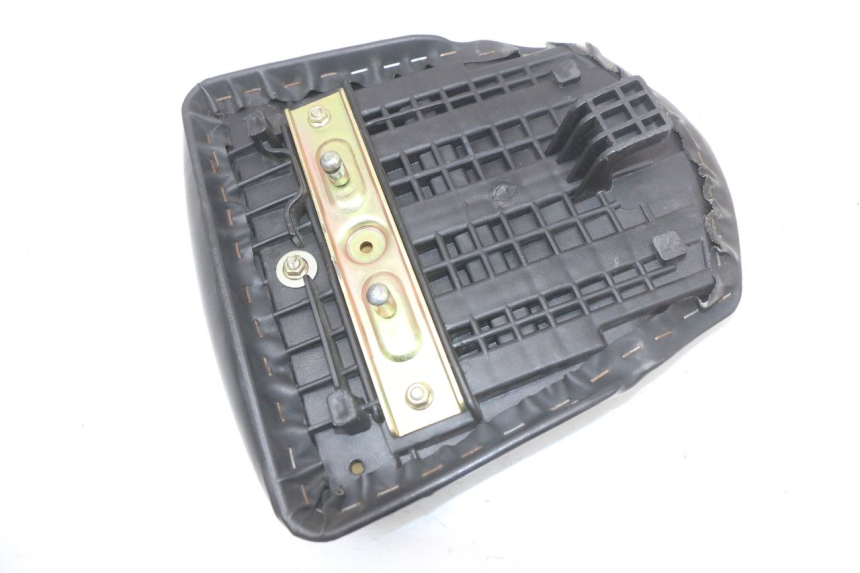 photo de REAR SEAT HYOSUNG GTR 125 (2006 - 2008)