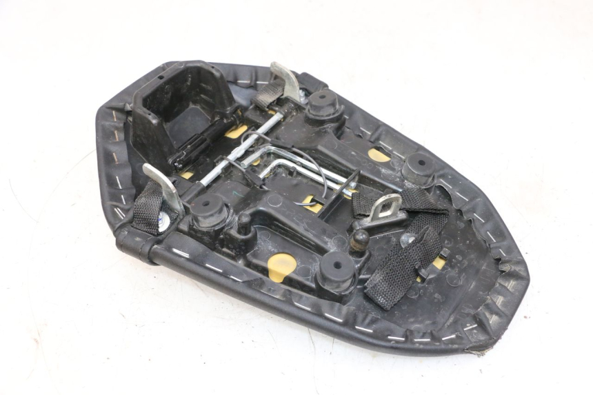 photo de REAR SEAT YAMAHA MT-07 MT07 ABS 700 (2018 - 2020) - Alternative perspective