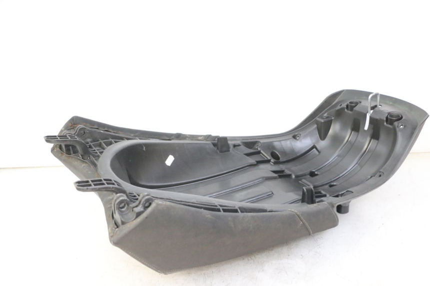 photo de REAR SEAT PEUGEOT SATELIS 125 (2013 - 2018)