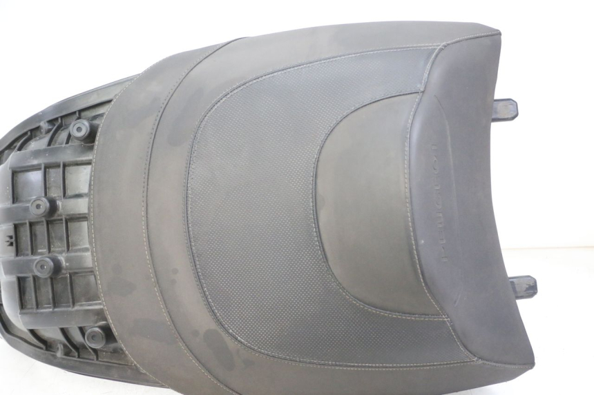 photo de REAR SEAT PEUGEOT SATELIS 125 (2013 - 2018)