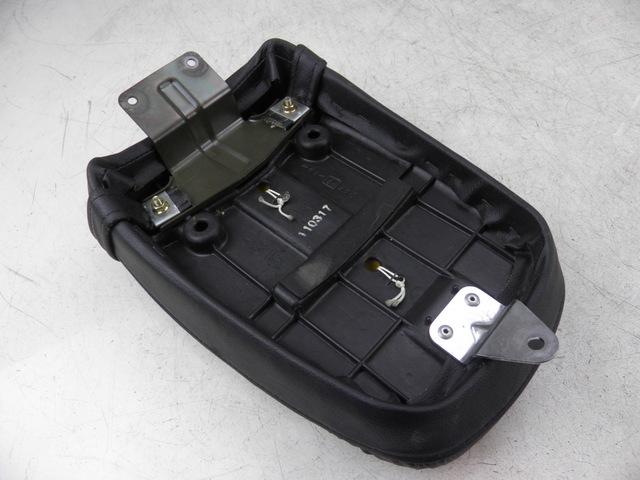 photo de REAR SEAT SUZUKI GZ MARAUDER 125 (1998 - 2004)
