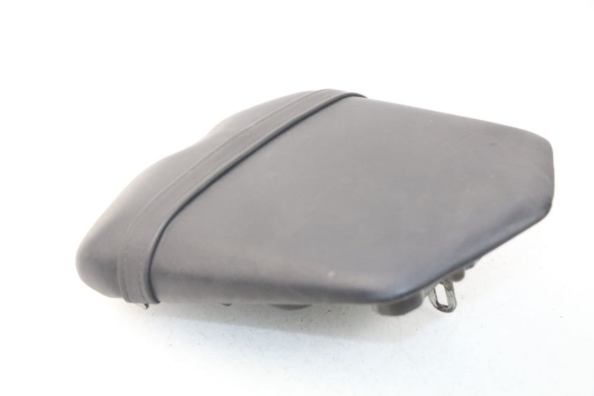 photo de REAR SEAT YAMAHA FZ8 800 (2010 - 2016)