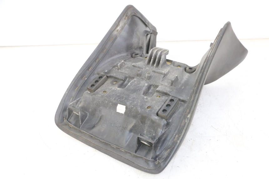 photo de FRONT SEAT HONDA CBF 500 (2004 - 2007)