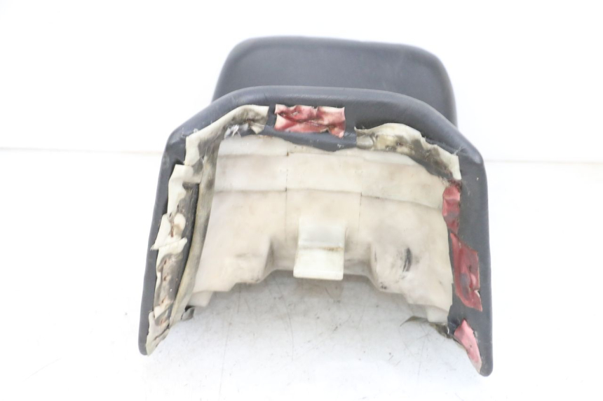 photo de FRONT SEAT KAWASAKI GPX R WARBIRD 600 (1988 - 1993) - High-resolution close-up