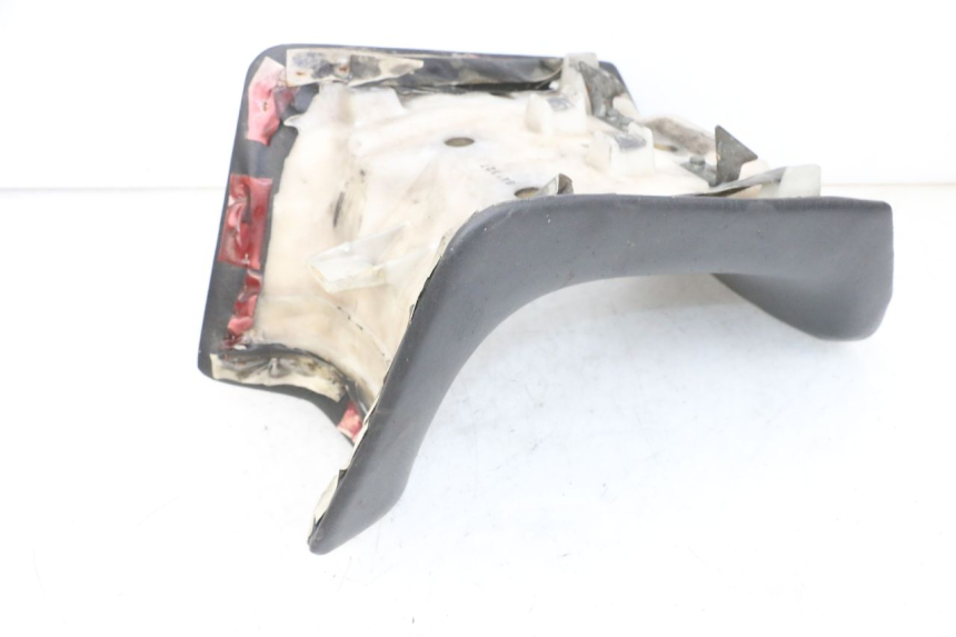 photo de FRONT SEAT KAWASAKI GPX R WARBIRD 600 (1988 - 1993) - Technical close-up