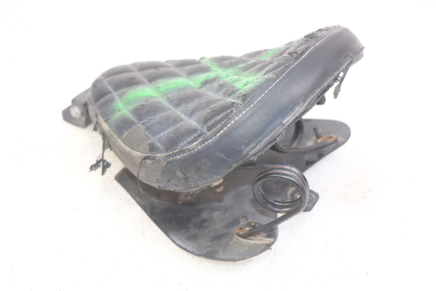 photo de FRONT SEAT DAELIM VL DAYSTAR 125 (2000 - 2011)