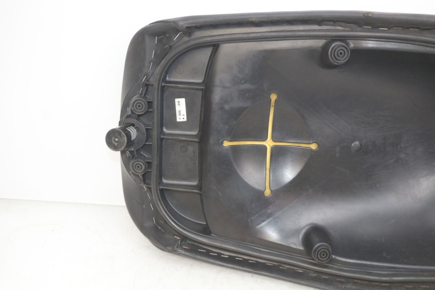 photo de FRONT SEAT YAMAHA YP MAJESTY 125 (2007 - 2010)