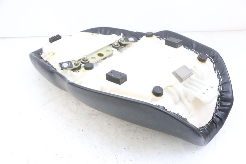 photo de SEAT SUZUKI GSF N BANDIT 600 (1996 - 1999) - Alternative perspective