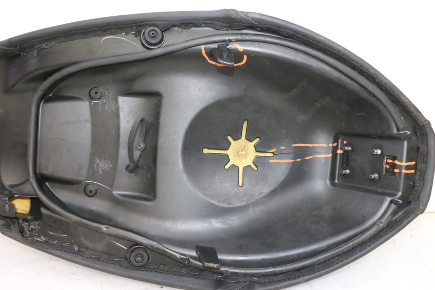 photo de SEAT PIAGGIO NEW TYPHOON 50 (2018 - 2021) - Spare part profile view