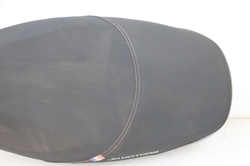 photo de SEAT JM MOTORS SANTANA EVO 50 (2024 - 2026) - Distinctive features