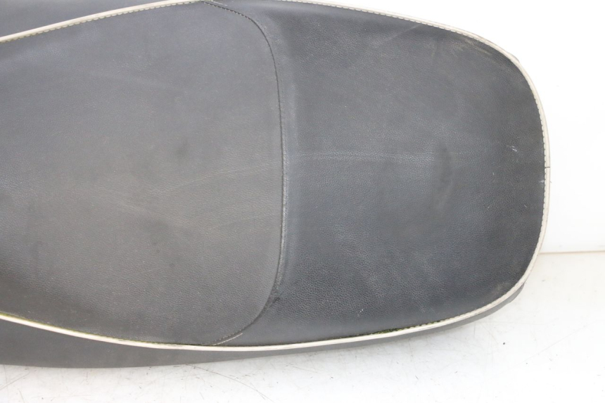 photo de SEAT PIAGGIO VESPA GTS SUPER IE 125 (2009 - 2016) - Spare part profile view