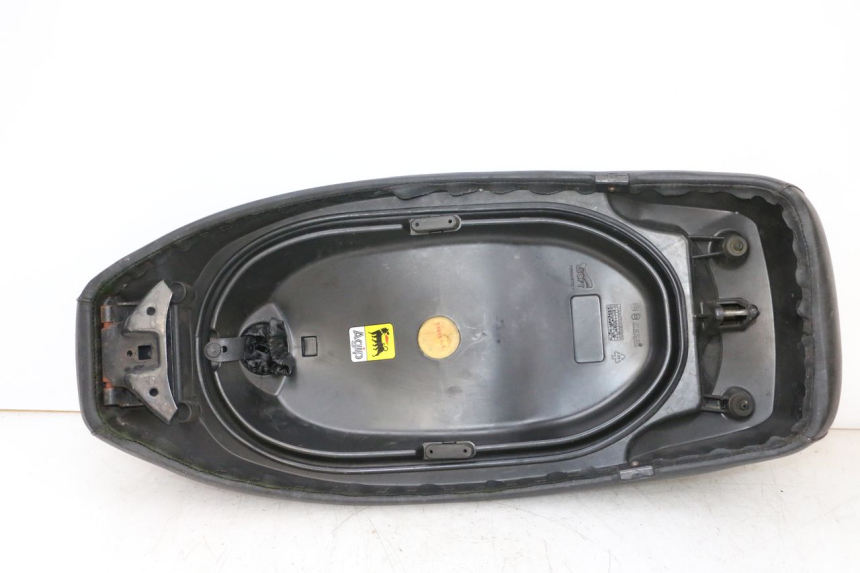 photo de SEAT PIAGGIO VESPA GTS SUPER IE 125 (2009 - 2016) - Checked used part