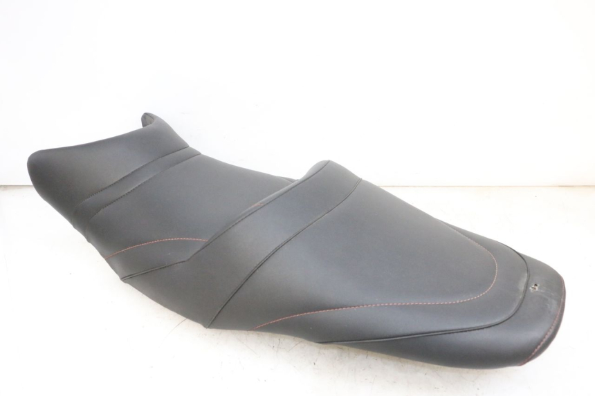 photo de SEAT KAWASAKI ZR 7 750 (1999 - 2001) - Distinctive features