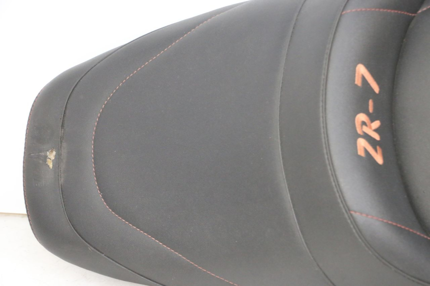 photo de SEAT KAWASAKI ZR 7 750 (1999 - 2001) - Detailed visual inspection