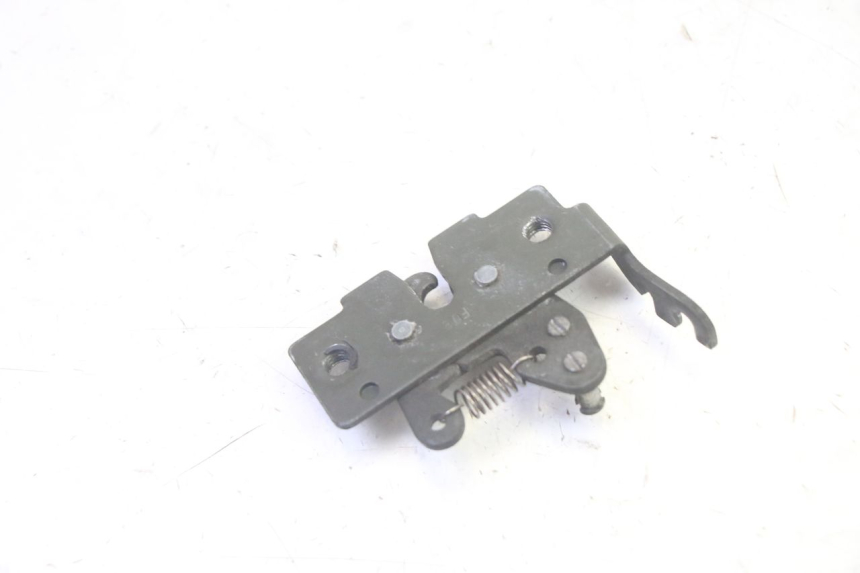 photo de SEAT LOCK SET PIAGGIO MP3 RL 250 (2007 - 2010) - Alternative perspective