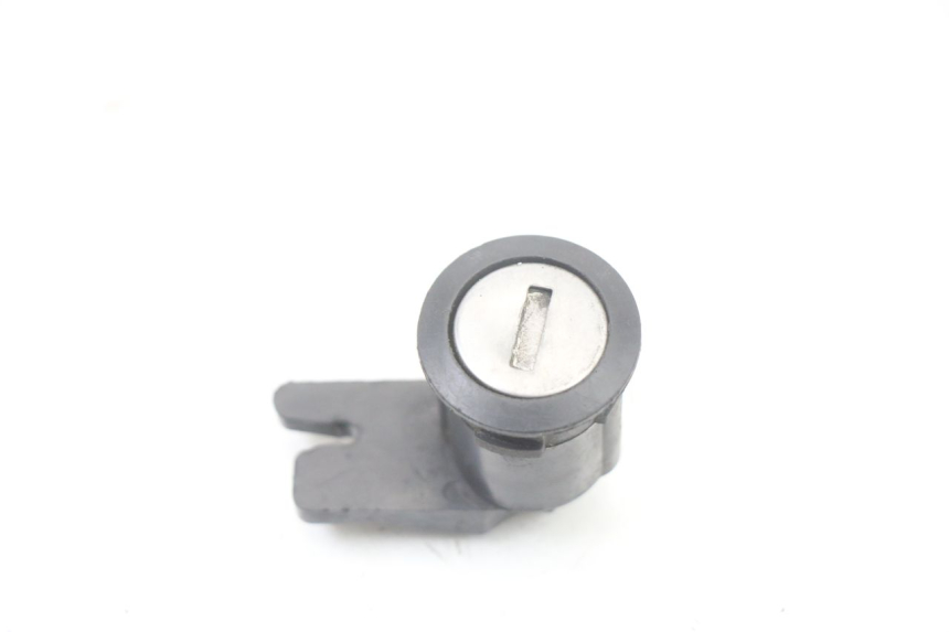 photo de SEAT LOCK SET PEUGEOT TKR TREKKER FURIOUS 50 (2005 - 2014)