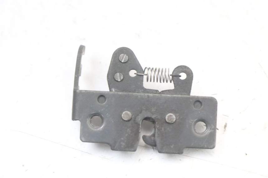 photo de SEAT LOCK PIAGGIO XEVO - X EVO 125 (2007 - 2016) - Zoom on usage condition