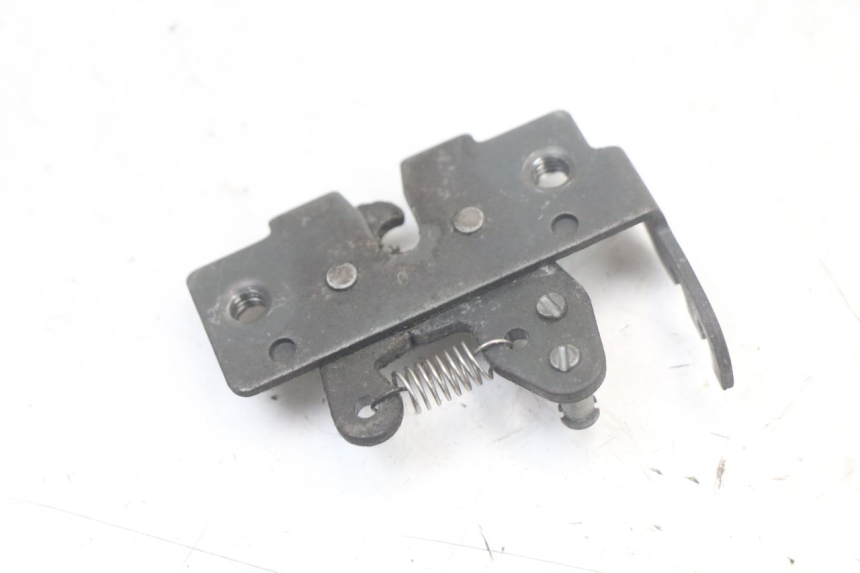 photo de SEAT LOCK PIAGGIO XEVO - X EVO 125 (2007 - 2016) - Alternative perspective