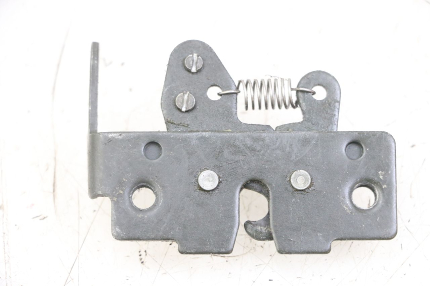 photo de SEAT LOCK PIAGGIO XEVO - X EVO 125 (2007 - 2016) - Zoom on usage condition