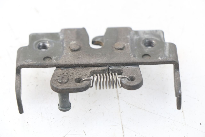 photo de SEAT LOCK APRILIA ATLANTIC 125 (2003 - 2009) - Component detail